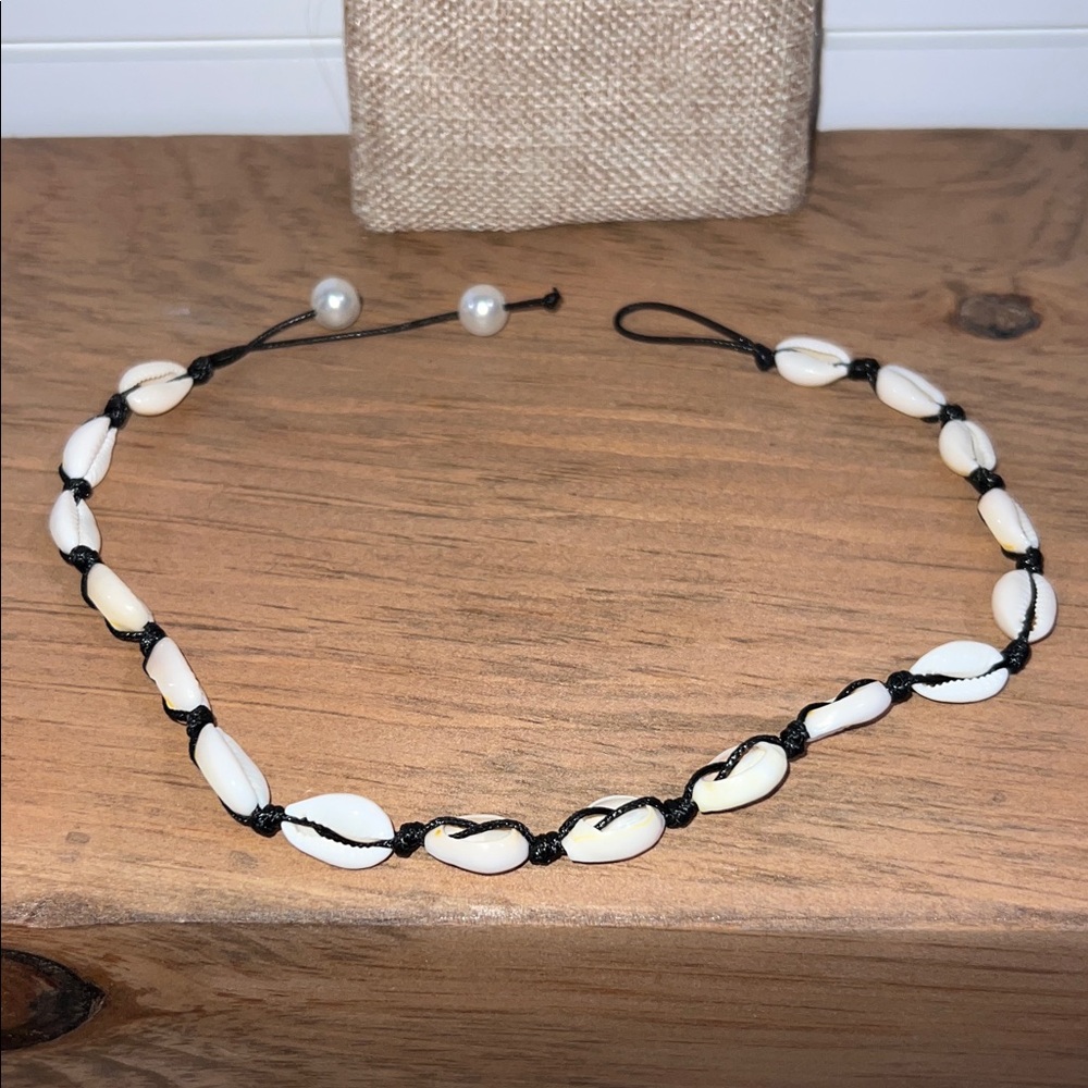 EUC - Vintage Elegant Sea Shell and Pearl Necklace - Picture 6 of 7